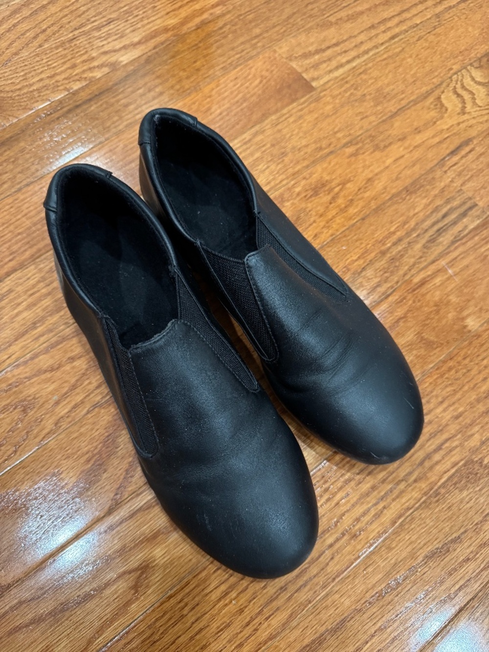 BOYS BLACK TAP SHOES SIZE 7M